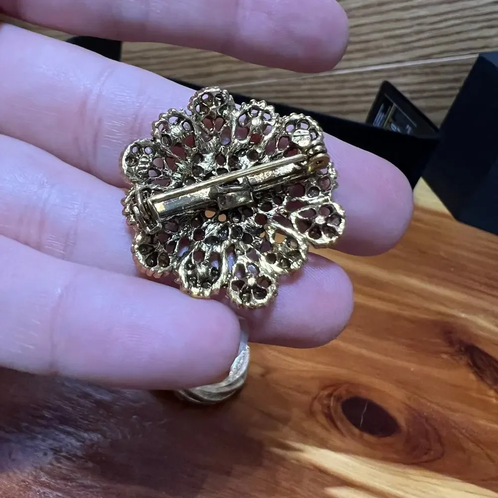 Vintage Lot Brooches Lapel Pins‎ Gold Tone Noahs Ark World Heart Filigree Circle